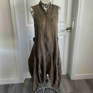 Brown Sleeveless Zip-Up Dress